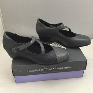 Aravon Portia Mary Janes in Navy (B9)